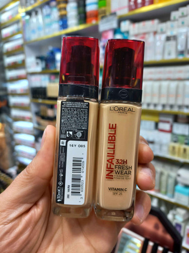 کرمپودر لورال شماره رنگ ۲۰۰ اینفالیبل شیشه ای در قرمز