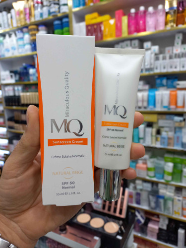 ضدآفتاب امکیو رنگی نچرال بژ پوست نرمال تا خشک spf50 حجم ۵۵میلی لیتر