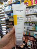 ژل شستشوی صورت ویتامین سی ویتالیر روشن کننده و شفاف کننده پوست حجم ۲۰۰ میلی لیتر