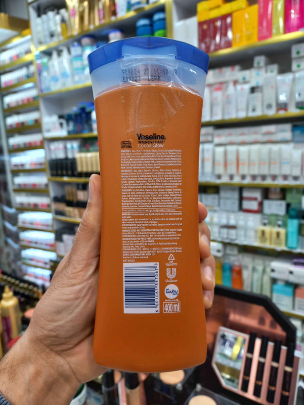 لوسیون بدن کاکائو گلوو وازلین با ماندگاری ۴۸ ساعته روی بدن حجم ۴۰۰ میلی لیتر