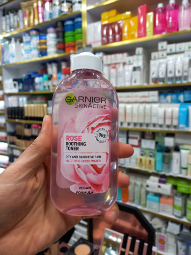 تونر گارنیر صورتی گل رز مناسب پوست حساس و خشک حجم ۲۰۰ میلی لیتر