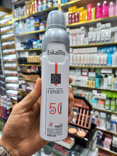 بادی اسپری پرفیوم اسکالیم رایحه سی اچ من مناسب برای آقایون با حجم ۲۵۰ میلی لیتر