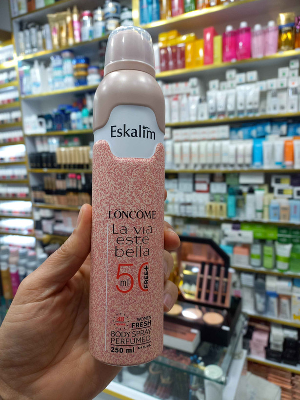 بادی اسپری پرفیوم اسکالیم لانکوم لاوی است بلا زنانه با حجم ۲۵۰ میلی لیتر