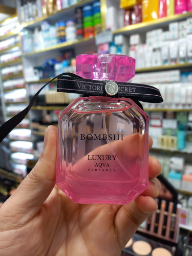 ادکلن ویکتوریا سکرت بامشل از برند لاکچری آکوا حجم ۵۰ میلیلیتر