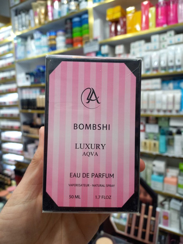 ادکلن ویکتوریا سکرت بامشل از برند لاکچری آکوا حجم ۵۰ میلیلیتر