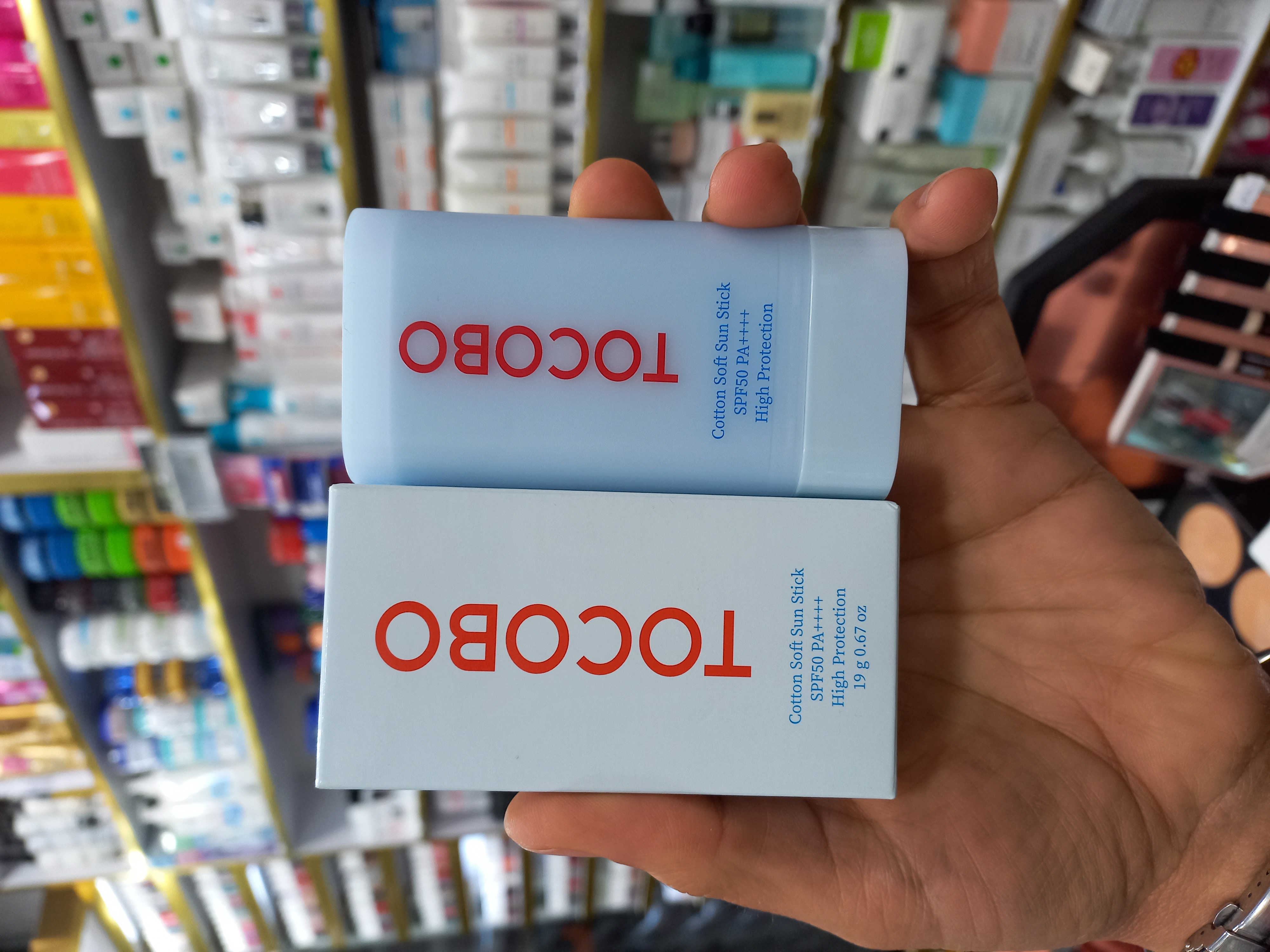 ضد آفتاب استیکی توکوبو اصل با SPF 50 حاوی عصاره پنبه کتان وزن 19 گرم