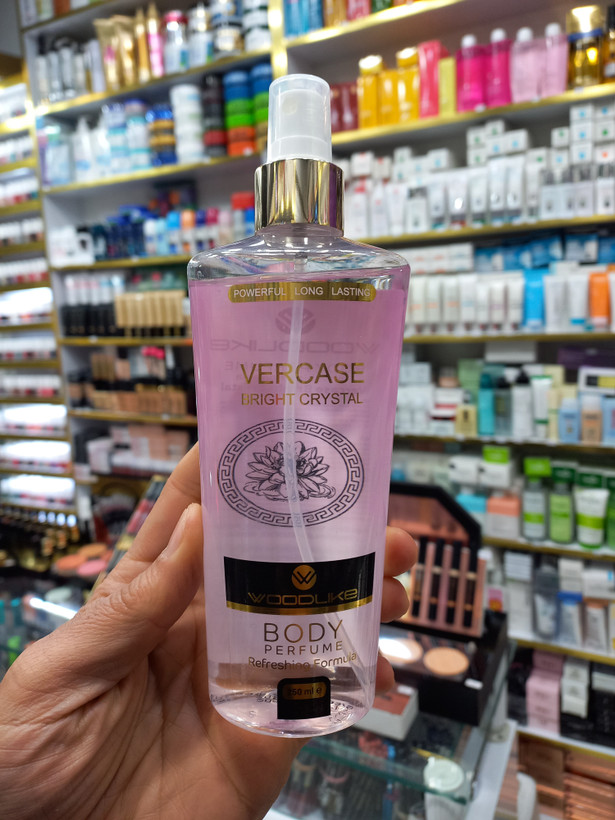 بادی اسپلش وودلایک رایحه ورساچه کریستال صورتی زنانه حجم ۲۵۰ میلی لیتر