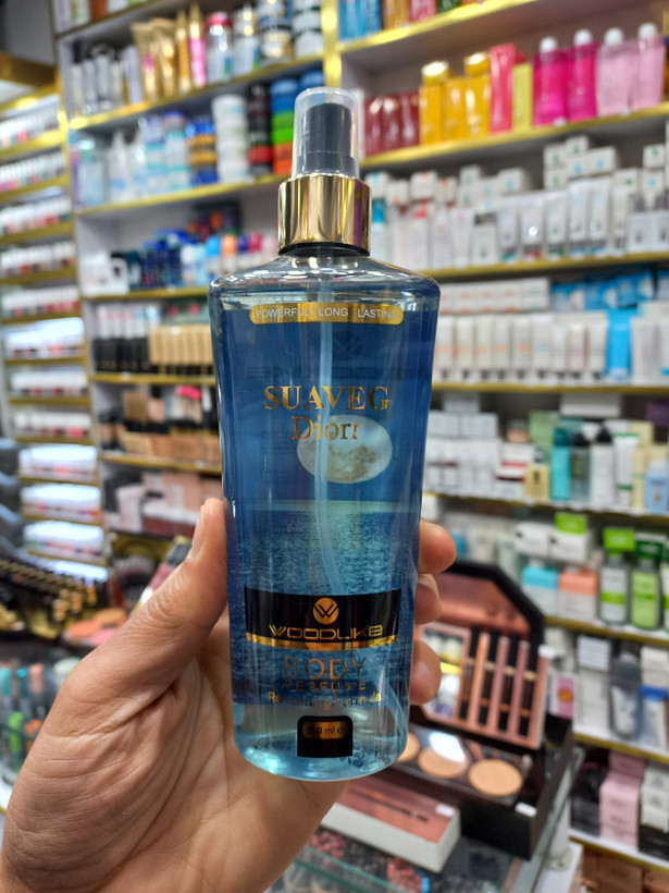 بادی اسپلش وودلایک رایحه ساواچ دیور مردانه حجم ۲۵۰ میلی لیتر