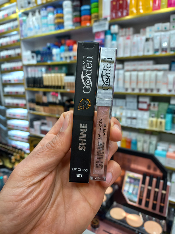 لیپ گلاس گلدن ای شماره رنگ 205 حجم 5.8 میلیلیتر