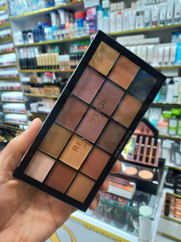 پالت سایه رولوشن ولوت رز 15 رنگ حجم ۳۰گرم