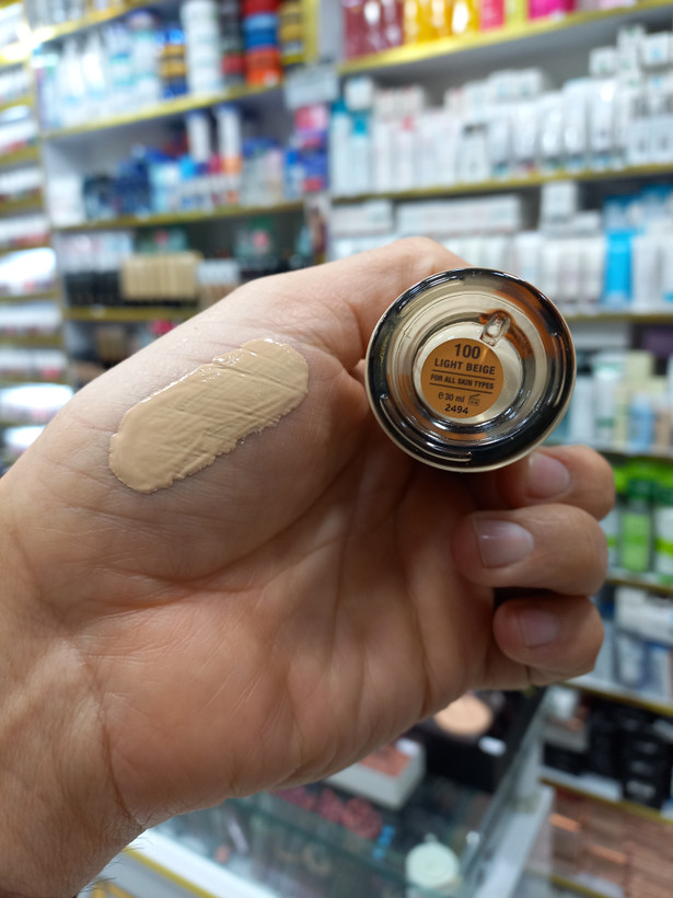 کرم پودر 24 ساعته فول کاور اورجینال بل 100 LIGHT BEIGEمدل Master Studio حجم ۳۰ میلی لیتر