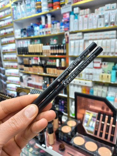 مداد چشم بادوام و بدون حساسیت اسنس مشکی