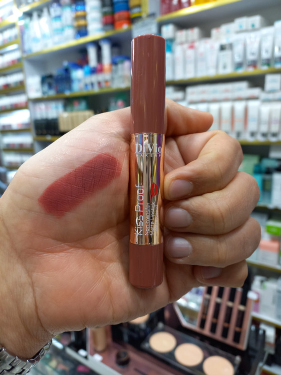 رژلب جامد دیویو 03 Kiss Proof بادوام ضدآب حجم ۳ میل