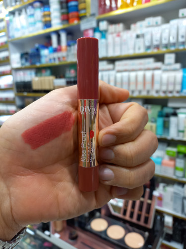 رژلب جامد دیویو 04 Kiss Proofبادوام ضدآب حجم ۳ میل