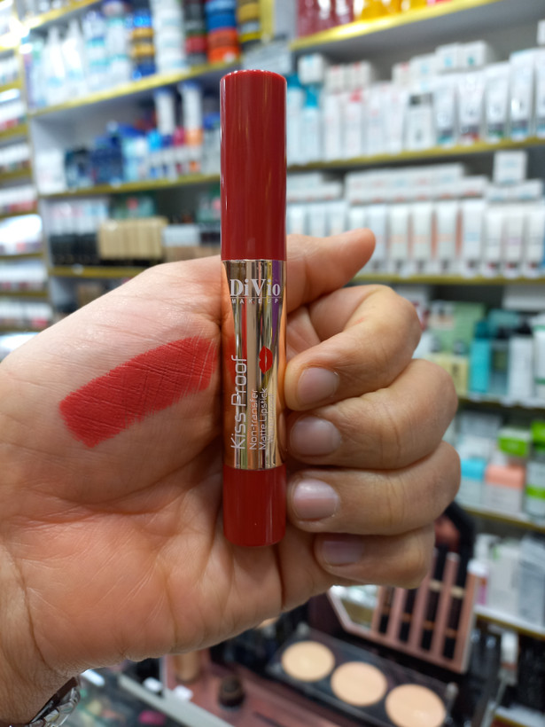 رژلب جامد دیویو 07 Kiss Proof بادوام ضدآب حجم ۳میل