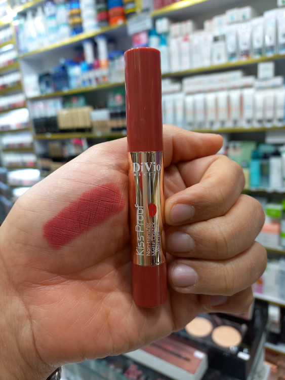 رژلب جامد دیویو 08 Kiss Proof بادوام ضدآب حجم ۳میل