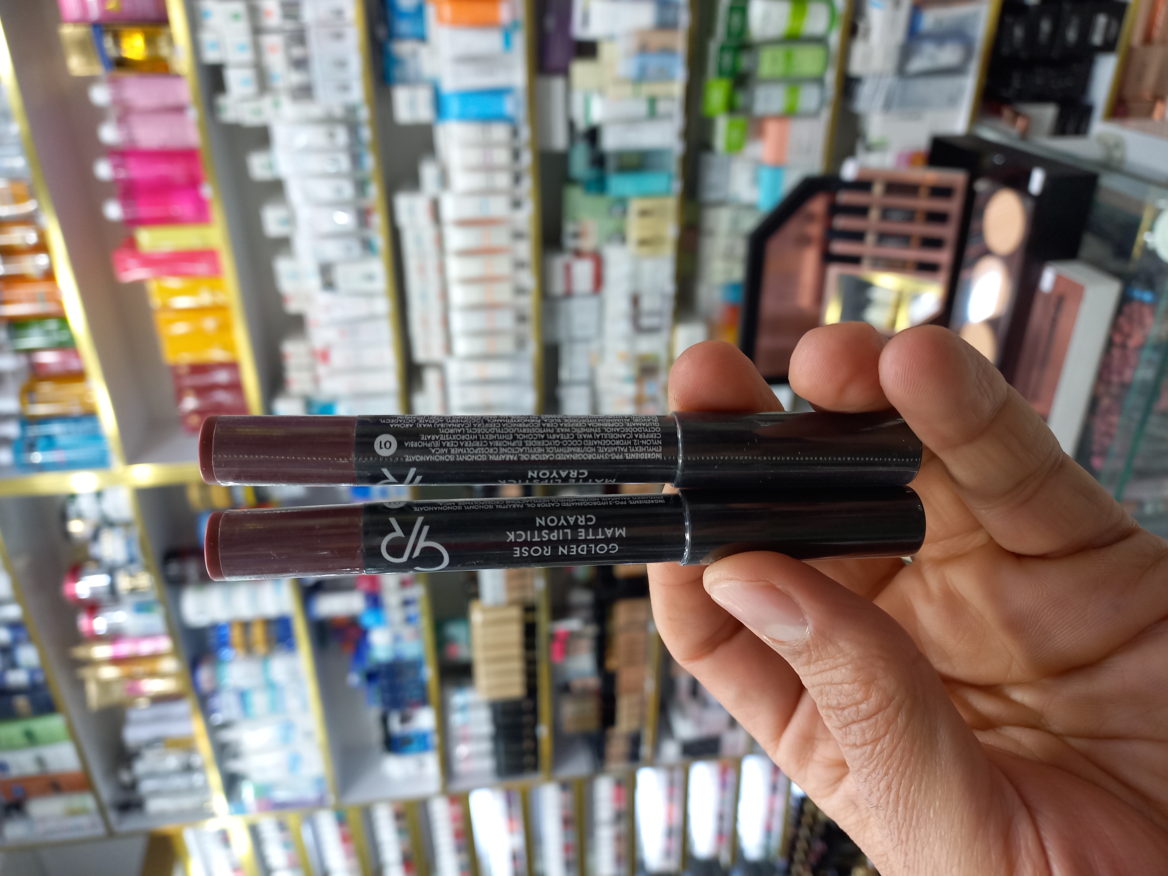 رژلب مدادی گلدن رز 01 مدل matte حجم 4 گرمی