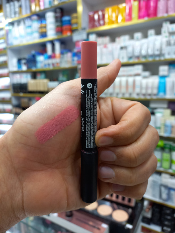 رژلب مدادی گلدن رز 12 MATTE حجم 4 میل