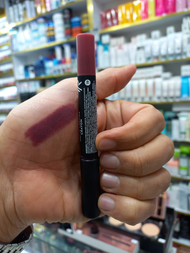 رژلب مدادی گلدن رز 19 MATTE حجم 4میل