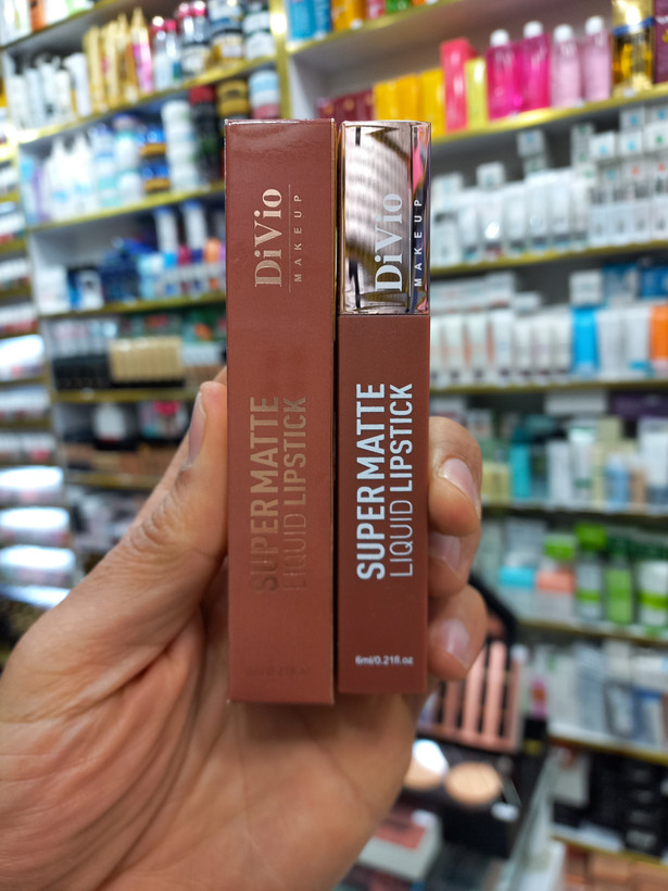 رژلب مایع دیویو D03 سوپر مات DiVio حجم 6 میلیلیتر