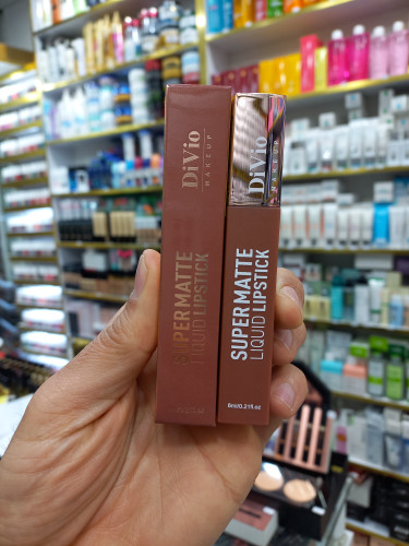 رژلب مایع دیویو 04 D سوپرمات DiVio 6میلی لیتر