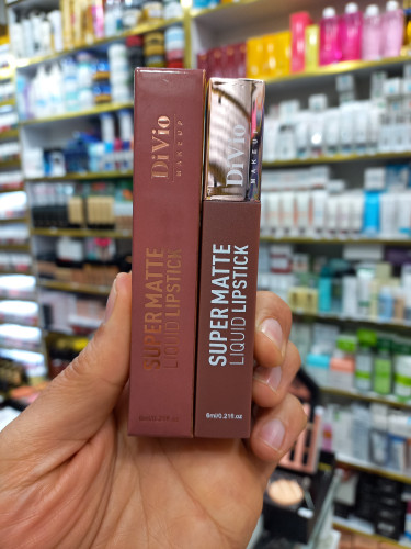 رژلب مایع دیویو D06 سوپر مات DiVio حجم 6 میلی لیتر