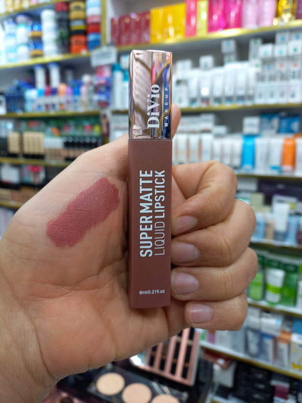 رژلب مایع دیویو D06 سوپر مات DiVio حجم 6 میلی لیتر