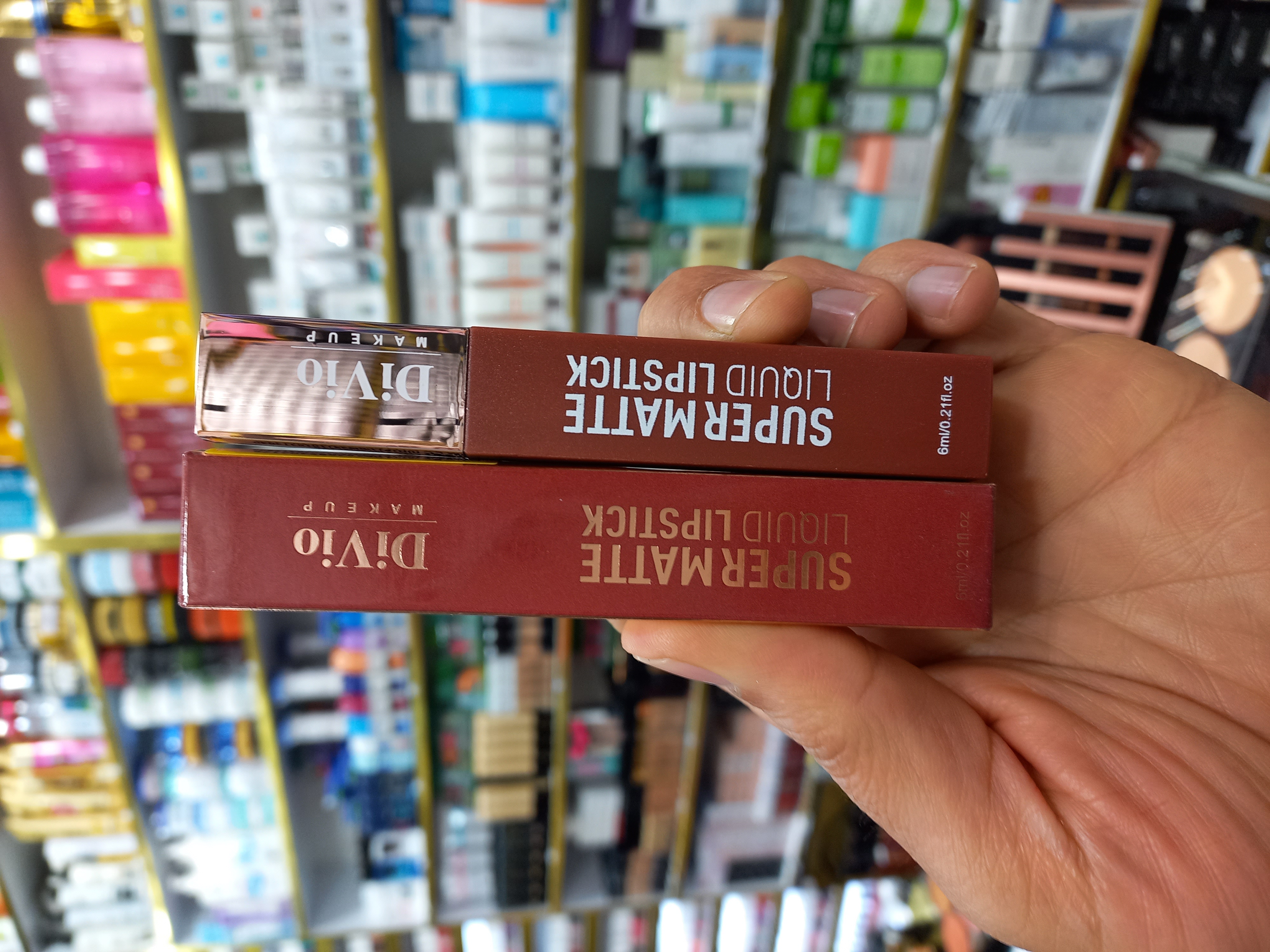 رژلب مایع دیویو D08 سوپرمات DiVio حجم 6 میلی لیتر