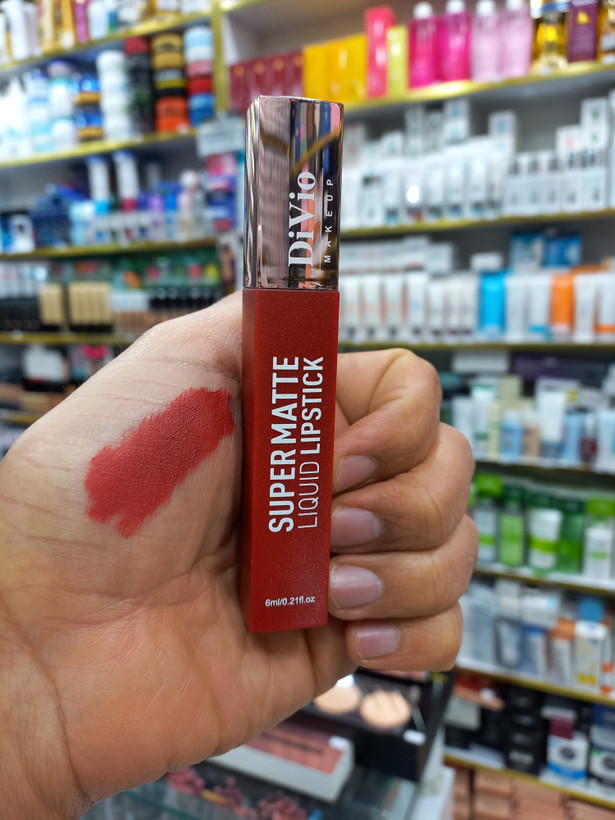 رژلب مایع دیویو D09 سوپرمات DiVio حجم 6میلی لیتر