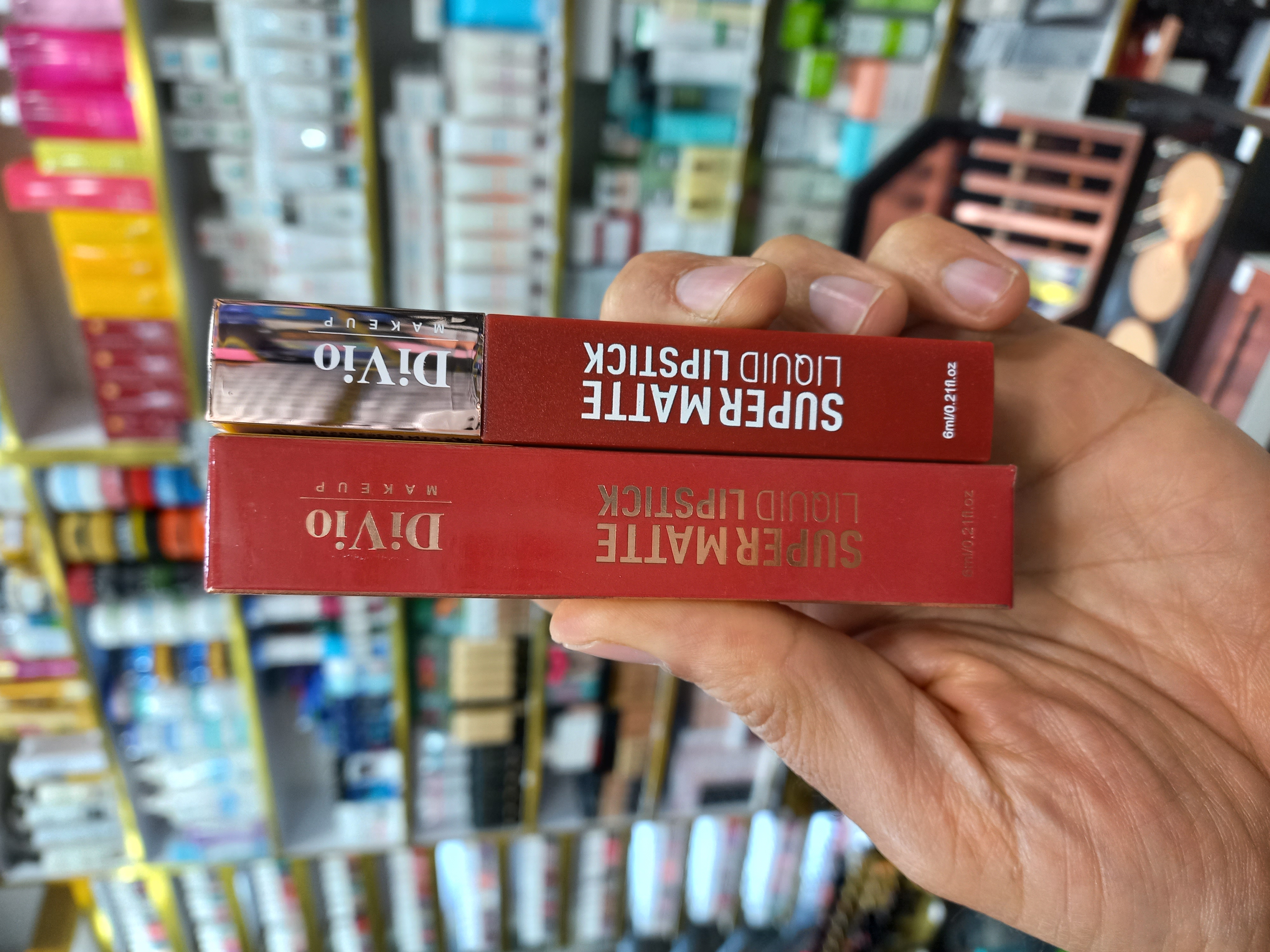 رژلب مایع دیویو D09 سوپرمات DiVio حجم 6میلی لیتر