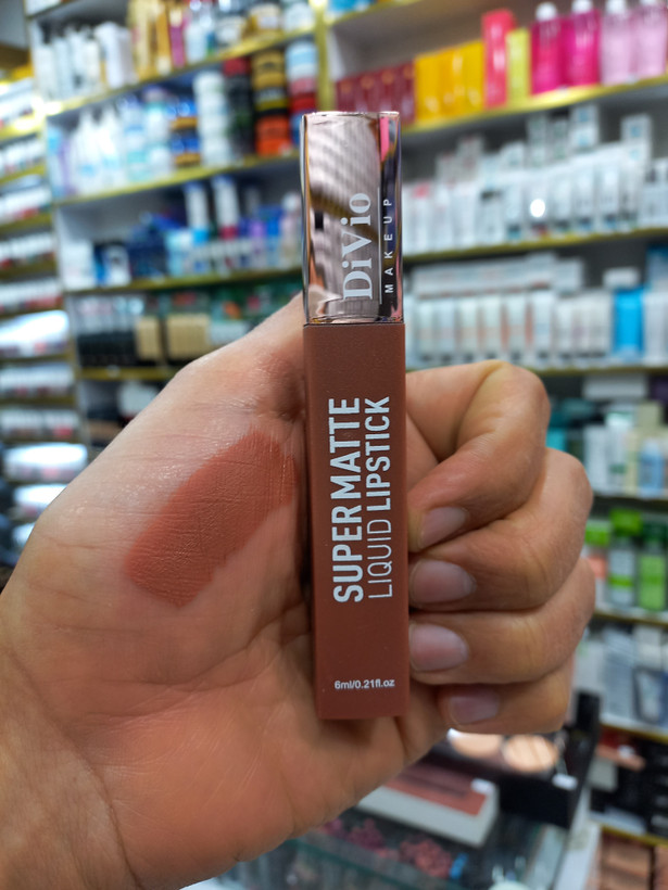 رژلب مایع دیویو D11 سوپرمات DiVio حجم 6میلی لیتر