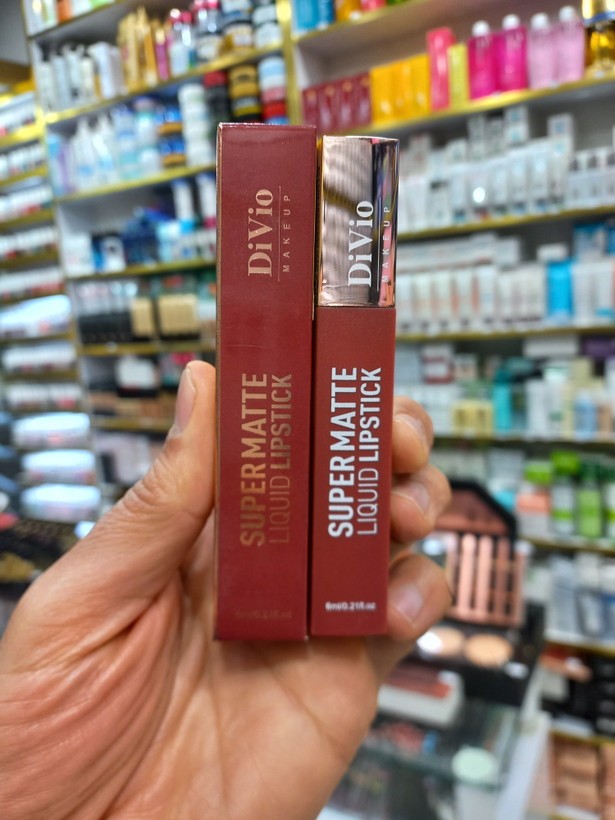 رژلب مایع دیویو D12 سوپرمات DiVio حجم 6میلی لیتر