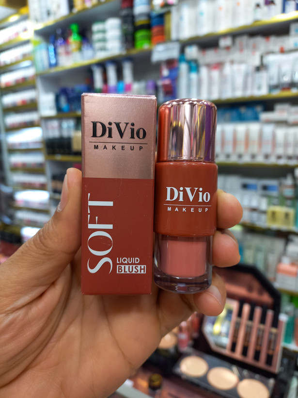 رژگونه مایع ۳ در ۱ دیویو DIVIO شماره D03 Risky Business حجم ۷ میلیلیتر | بافت مخملی، ماندگاری بالا و جلوه طبیعی