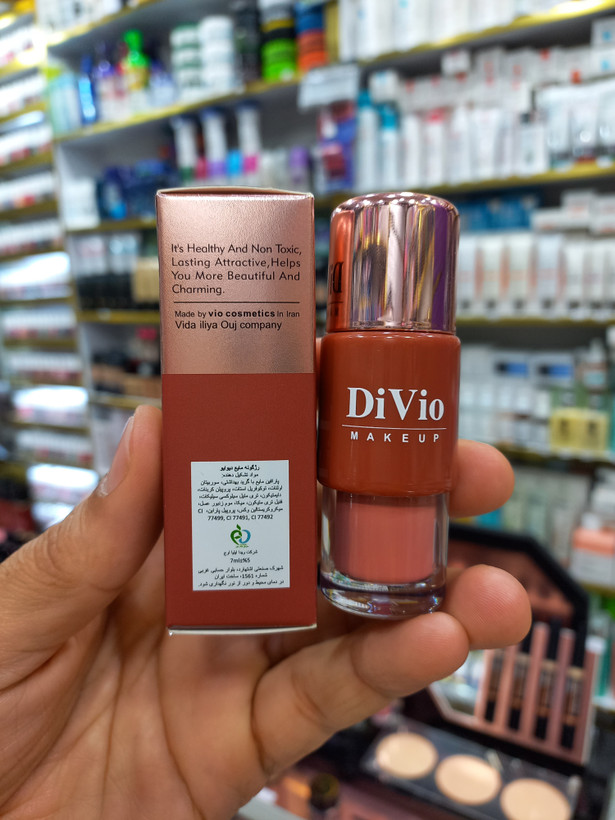رژگونه مایع ۳ در ۱ دیویو DIVIO شماره D03 Risky Business حجم ۷ میلیلیتر | بافت مخملی، ماندگاری بالا و جلوه طبیعی