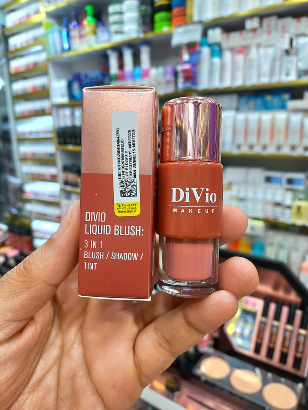 رژگونه مایع ۳ در ۱ دیویو DIVIO شماره D03 Risky Business حجم ۷ میلیلیتر | بافت مخملی، ماندگاری بالا و جلوه طبیعی