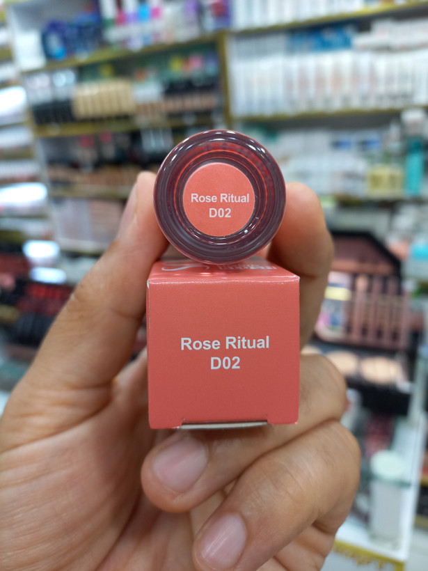 رژگونه مایع ۳ در ۱ دیویو DIVIO شماره D02 Rose Ritual حجم ۷ میلیلیتر | پیگمنت بالا، بافت سبک، ماندگاری طولانی و جلوه طبیعی برای گونه، لب و چشم