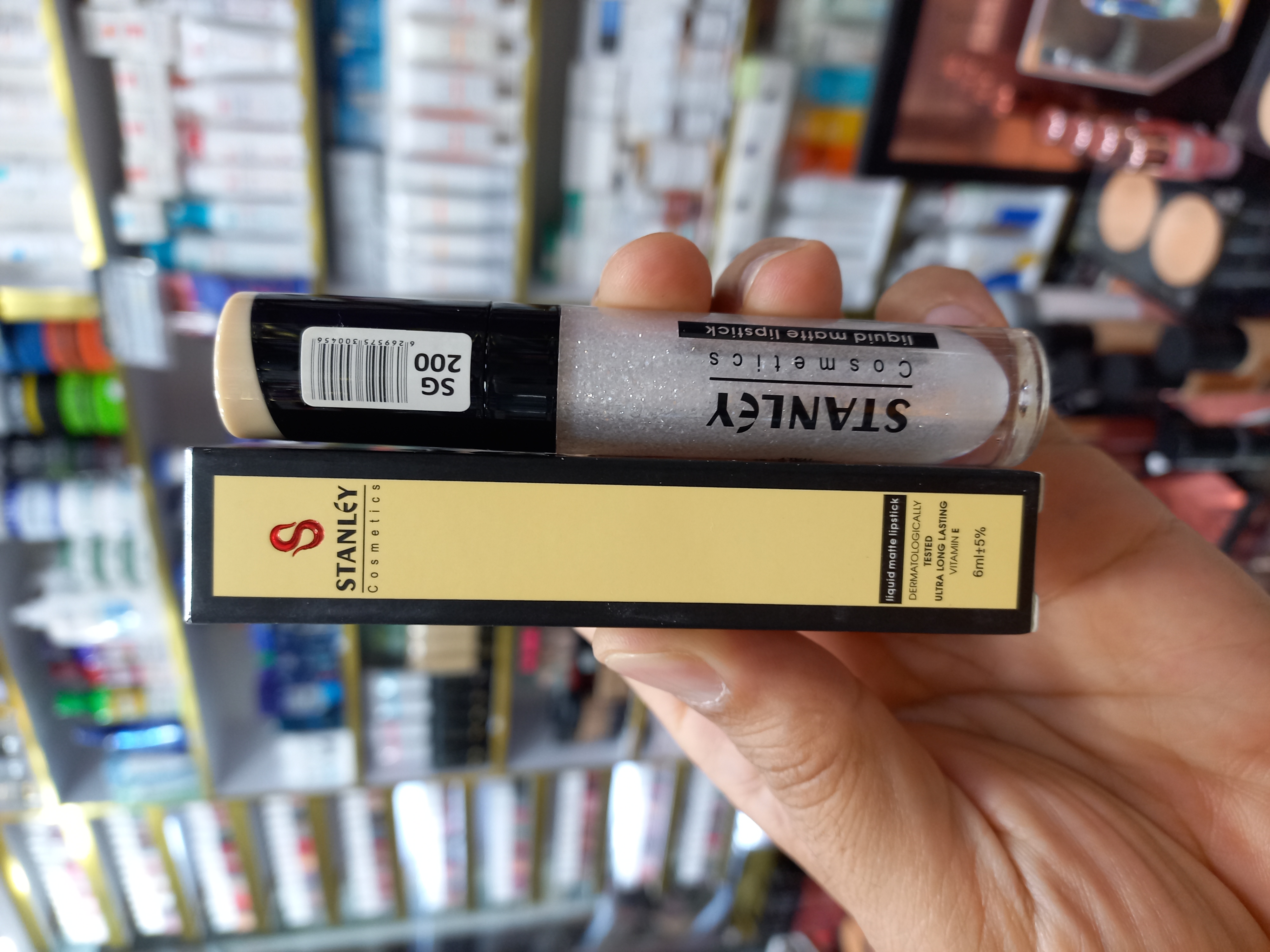برق لب مایع استنلی شماره رنگ SG_200 حجم ۶ میلی‌لیتر | براق‌کننده لب با جلوه شیشه‌ای، آبرسان و ماندگاری بالا