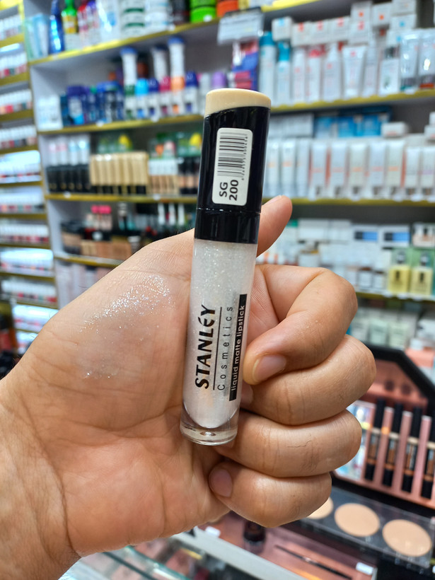 برق لب مایع استنلی شماره رنگ SG_200 حجم ۶ میلیلیتر | براقکننده لب با جلوه شیشهای، آبرسان و ماندگاری بالا