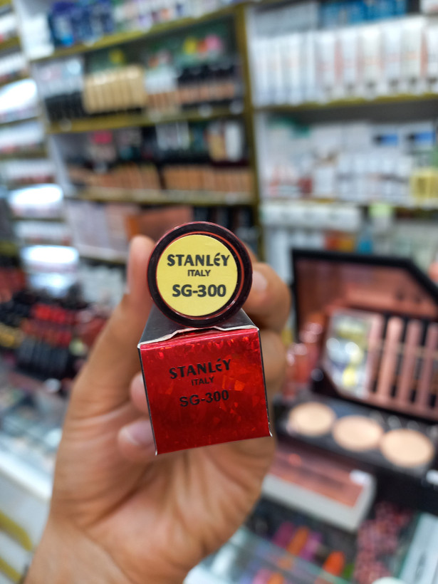 برق لب مایع استنلی شماره GS_300 حجم ۶ میلیلیتر | براقکننده لب با ماندگاری بالا، آبرسان و نرمکننده